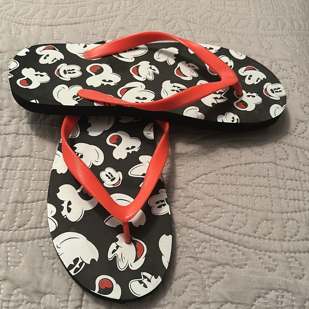 Disney Men’s Mickey Mouse flip flops size 10